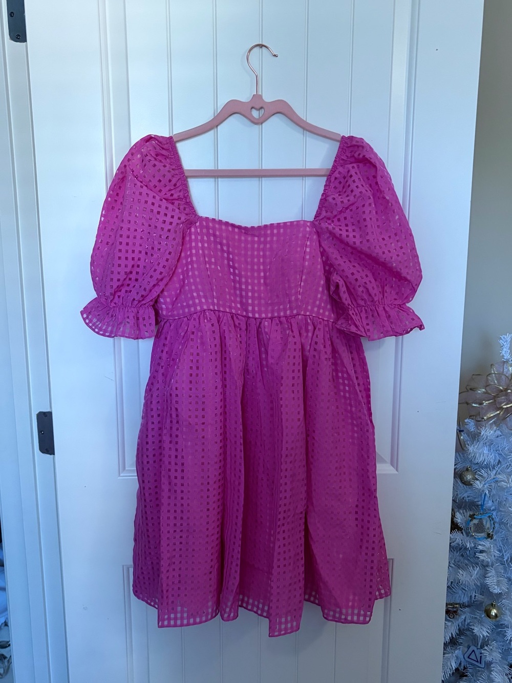 magenta puff sleeve dress
